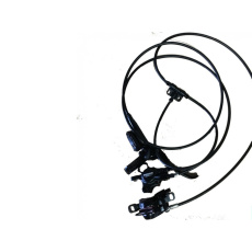 Rozbočovač pro hydraulické  hadice pro kotoučové brzdy  pro duální zapojení